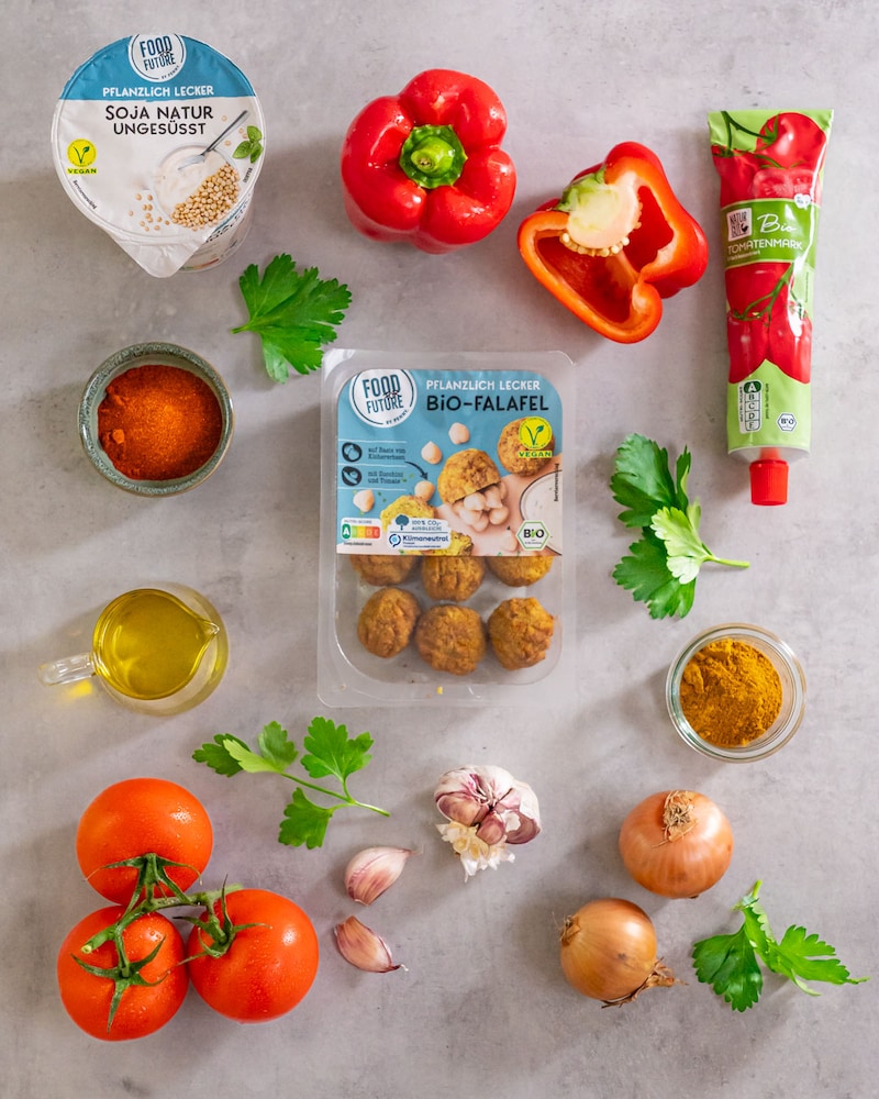 Dieses Bild zeigt die Zutaten für das vegane Shakshuka.