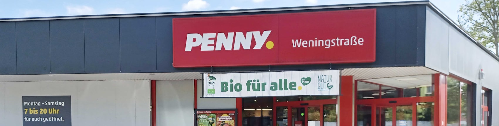 Sie sehen den Eingang vom Penny Markt in Ingolstadt Weningstraße 37