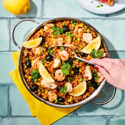 Fisch-Paella mit Zitrone