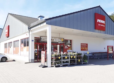 Sie sehen den Eingang vom Penny Markt in Pfarrkirchen Steffelsoed 10