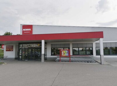 Sie sehen den Eingang vom Penny Markt in Siegelsbach Hauptstr. 2/1