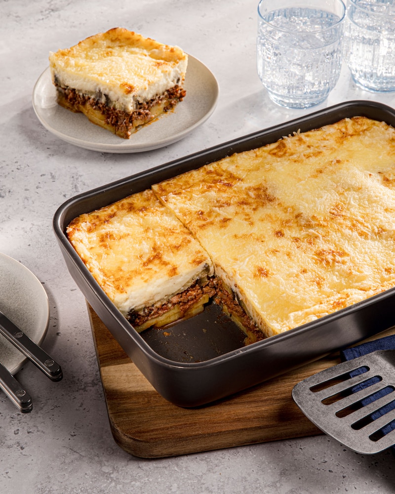 Auf diesem Bild siehst du die fertige griechische Moussaka.