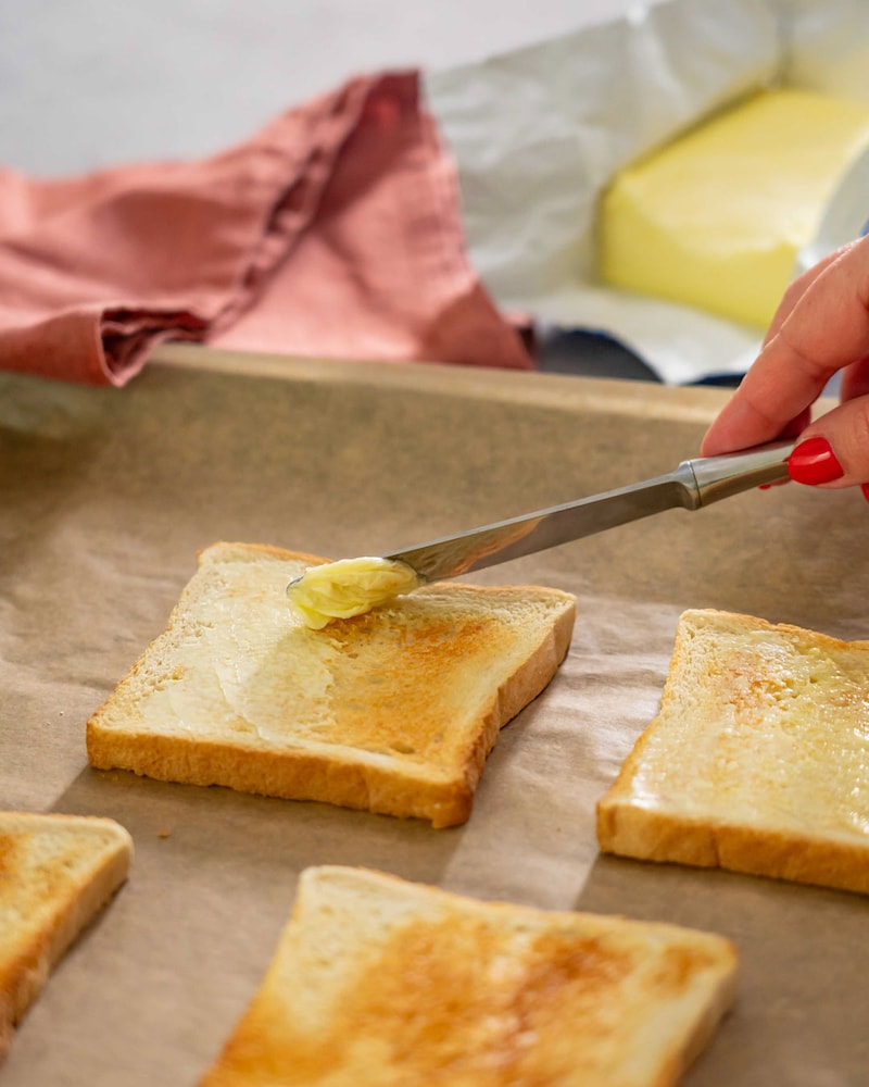 Diese Bild zeigt die Toast mit Butter.