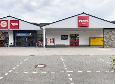 sie sehen den Eingang vom Penny Markt in Lennestadt – Elspe Bielefelder Str. 61