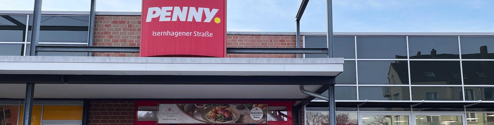 Sie sehen den Eingang vom Penny Markt in Hannover, Isernhagener Str. 103-107