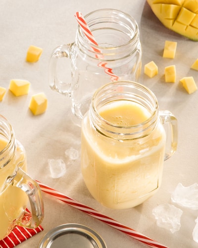 Das Bild zeigt einen selbst gemachten Mango-Drink.