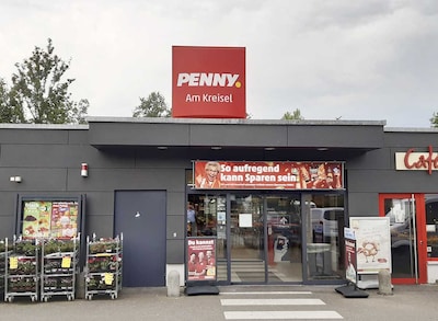Sie sehen den Eingang vom Penny Markt in Kirchheim Unter Teck, Wangerhalder Weg 2