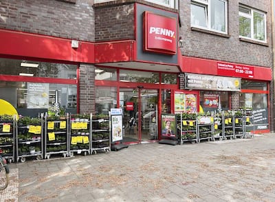 Sie sehen den Eingang vom Penny Markt in Hamburg/Fuhlsbuettel, Erdkampsweg 43