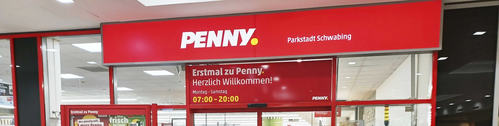 Sie sehen den Eingang vom Penny Markt in Muenchen/Schwabing-Freimann Alfred-Arndt-Str. 1