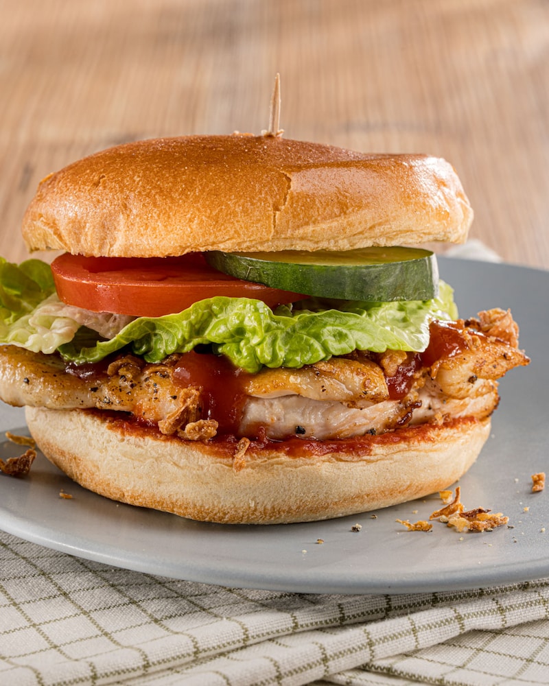 Dieses Bild zeigt den fertigen Chicken Burger.