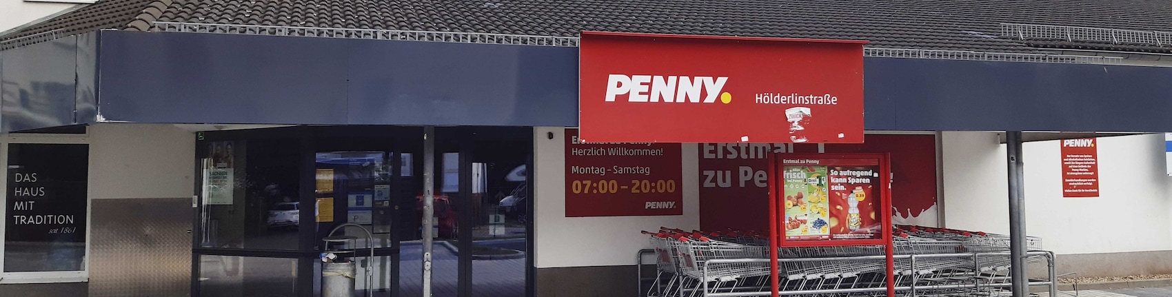 Sie sehen den Eingang vom Penny Markt in Zwickau Hoelderlinstr. 10