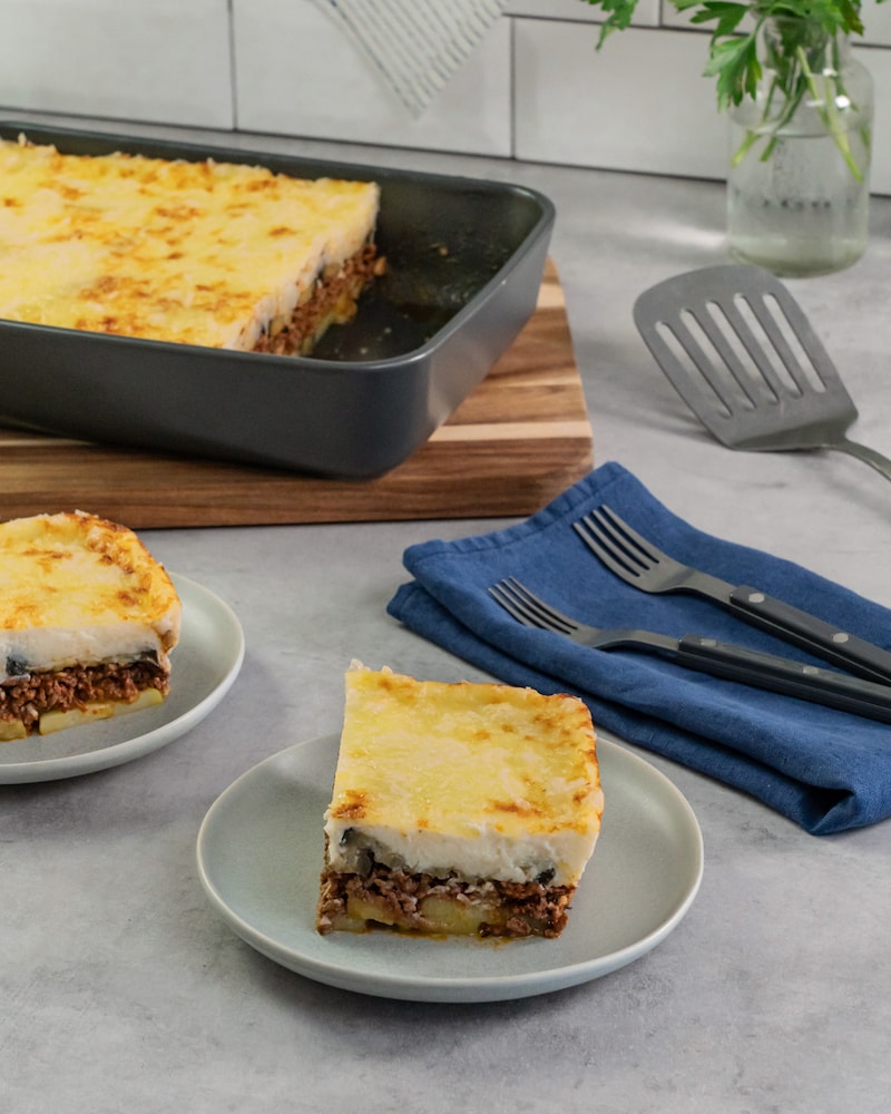 Auf diesem Bild siehst du die fertige griechische Moussaka.