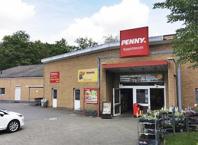 Sie sehen den Eingang vom Penny Markt in Ruppichteroth Herchener Str. 1
