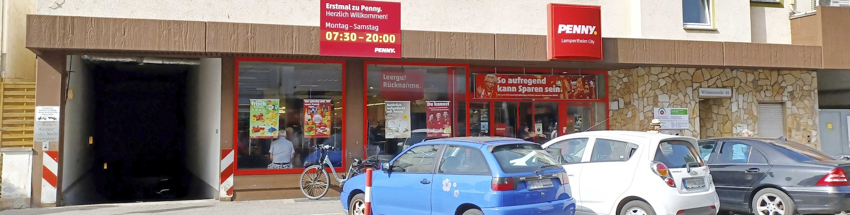 Sie sehen den Eingang vom Penny Markt in Lampertheim, Wilhelmstr. 44