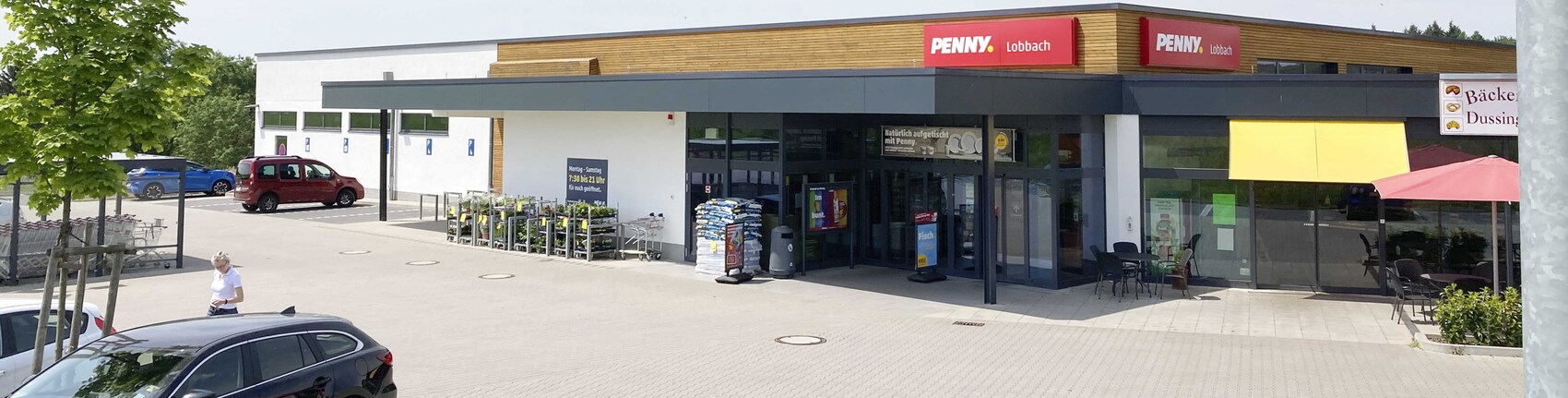 Sie sehen den Eingang vom Penny Markt in Lobbach Neurott 48 + 50