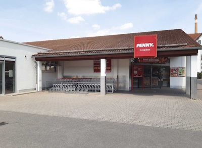 Sie sehen den Eingang vom Penny Markt in St. Egidien Schulstr. 10B