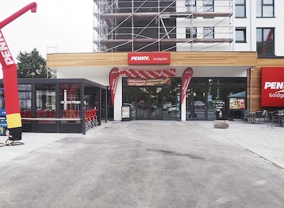 Sie sehen den Eingang vom Penny Markt in Koblenz Beatusstr. 54