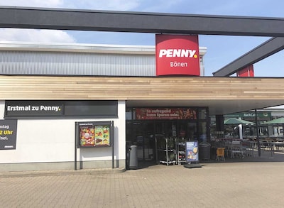 Sie sehen den Eingang vom Penny Markt in Bönen, Heinrich-Wieschoff-Str. 1