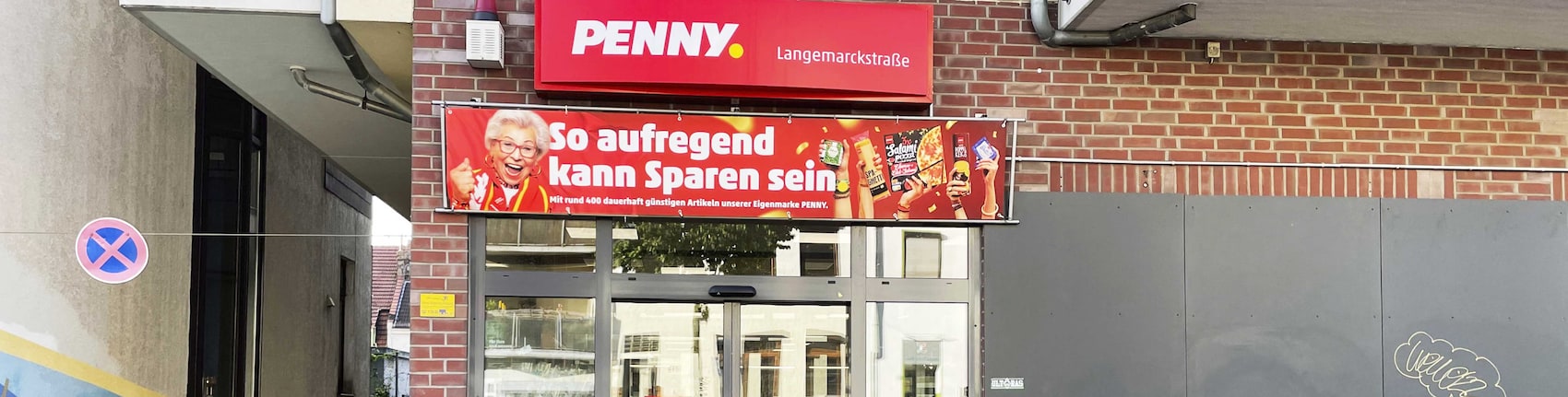 Sie sehen den Eingang vom Penny Markt in Bremen/Neustadt, Langemarckstr. 212-222