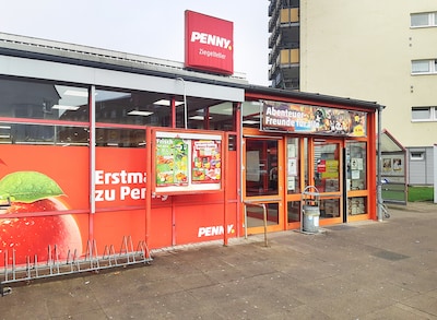 Sie sehen den Eingang vom Penny Markt in Luebeck/St Lorenz Nord, Ziegelstr. 26