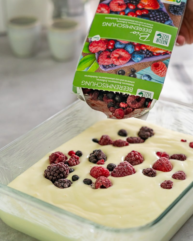 Dieses Bild zeigt wie die TK Beeren hinzugegeben werden.