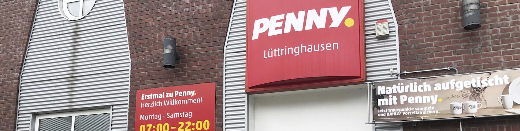 sie sehen den Eingang vom Penny Markt in Remscheid – Lüttringhausen Kreuzbergstrasse 4