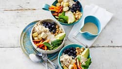 Buddha-Bowl mit Tofu und Reis