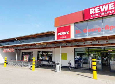 Sie sehen den Eingang vom Penny Markt in Eching Schlesierstr. 6