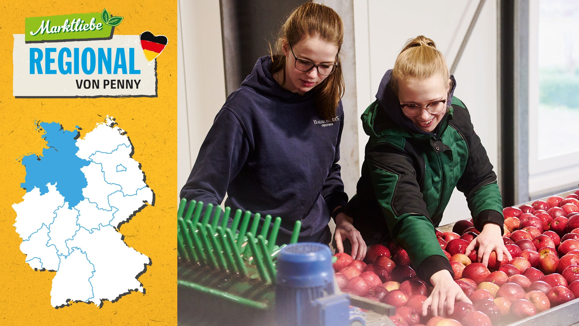 Die zwei Töchter der Familie Hauschildt stehen vor einem Laufband auf dem Äpfel liegen. Daneben sehen wir die Deutschlandkarte, auf der der nördliche Regionen markiert sind.