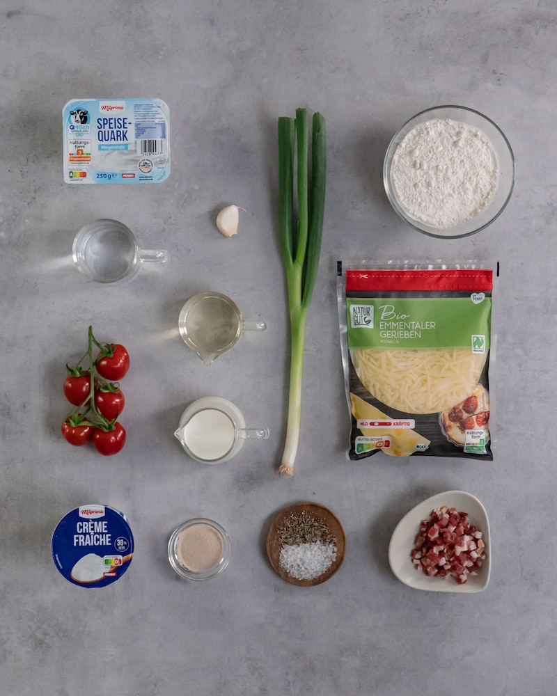 Dieses Bild zeigt die Zutaten für die Langos.