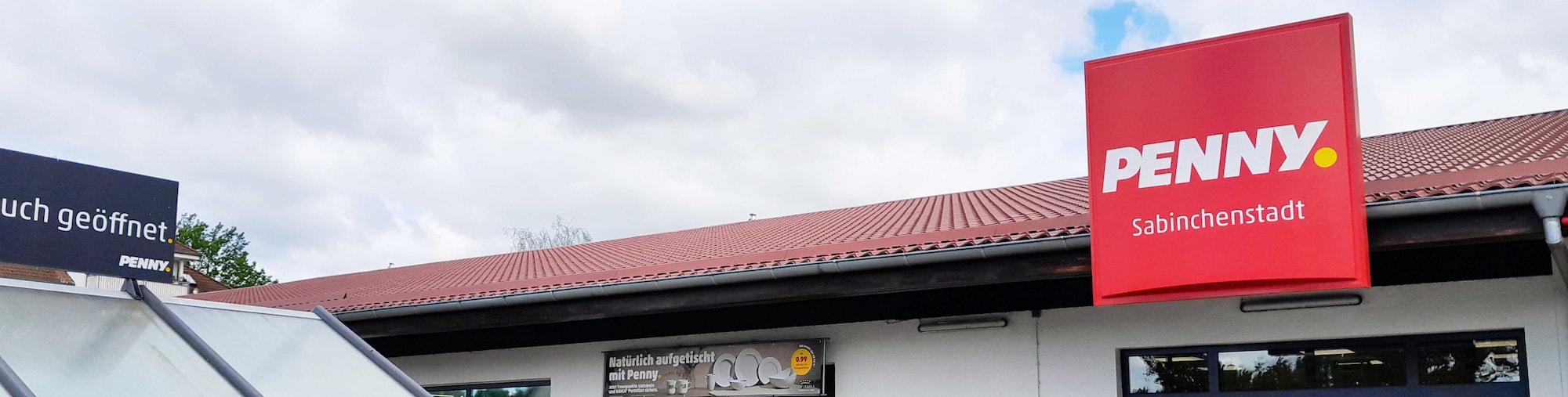 Sie sehen den Eingang vom Penny Markt in Treuenbrietzen Leipziger Str. 152