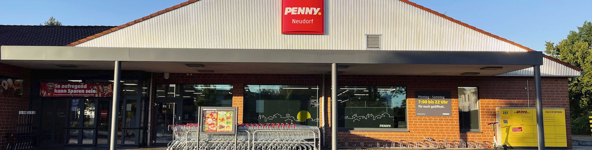 Sie sehen den Eingang vom Penny Markt Duisburg – Neudorf Kommandantenstr. 60