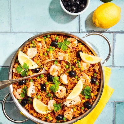Spanische Fisch-Paella mit Zitrone