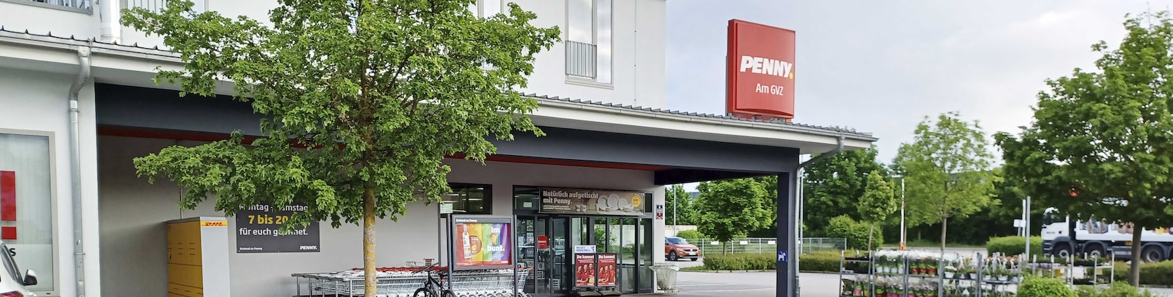 Sie sehen den Eingang vom Penny Markt in Ingolstadt Furtwänglerstr. 6