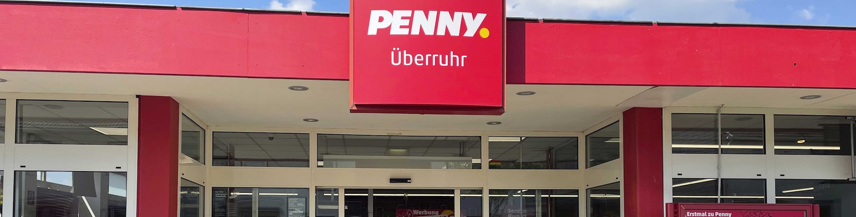 Sie sehen den Eingang vom Penny Markt in Essen - Überruhr, Überruhrstr. 52c