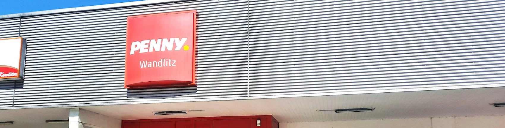 Sie sehen den Eingang vom Penny Markt in Wandlitz Prenzlauer Chaussee 116/ Breitschei