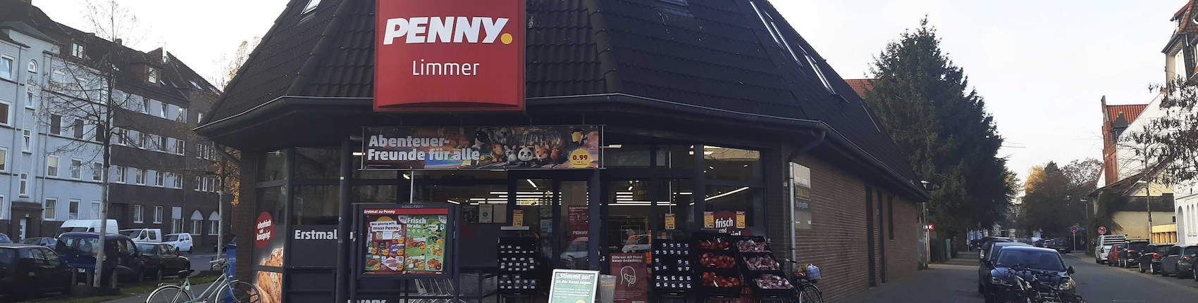 Sie sehen den Eingang vom Penny Markt in Hannover/Limmer, Weidestr. 1