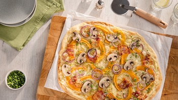 Kürbis-Flammkuchen-mit-Speck