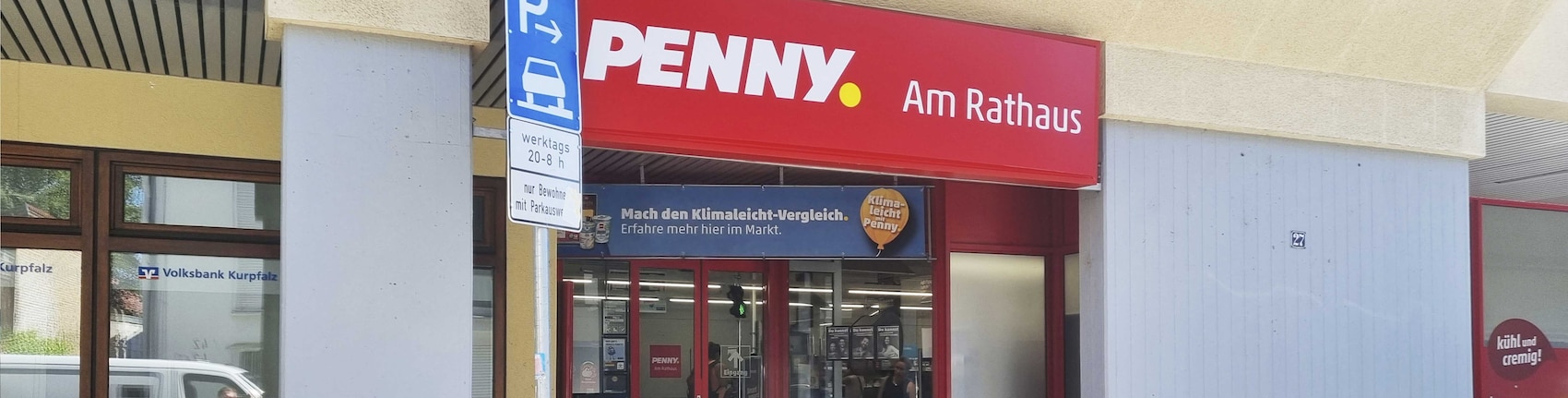 Sie sehen den Eingang vom Penny Markt in Heidelberg/Rohrbach, Rathausstr. 27