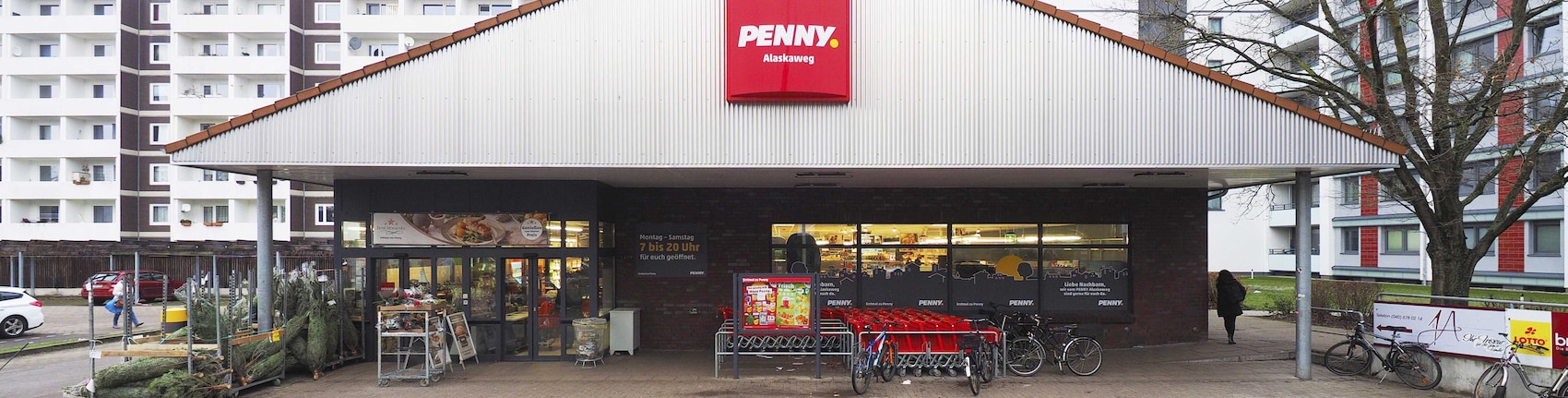 Sie sehen den Eingang vom Penny Markt in Hamburg/Rahlstedt, Saseler Str. 136 A