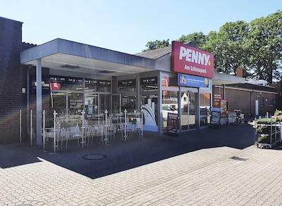 Sie sehen den Eingang vom Penny Markt in Langwedel / Etelsen, Bremer Straße 18-20