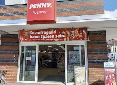 Sie sehen den Eingang vom Penny Markt Bocholt Dinxperloer Str. 5