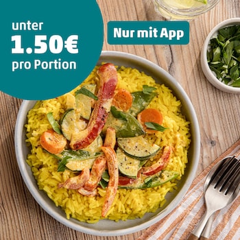 Dieses Bild zeigt das fertige Gemüsecurry mit Reis.