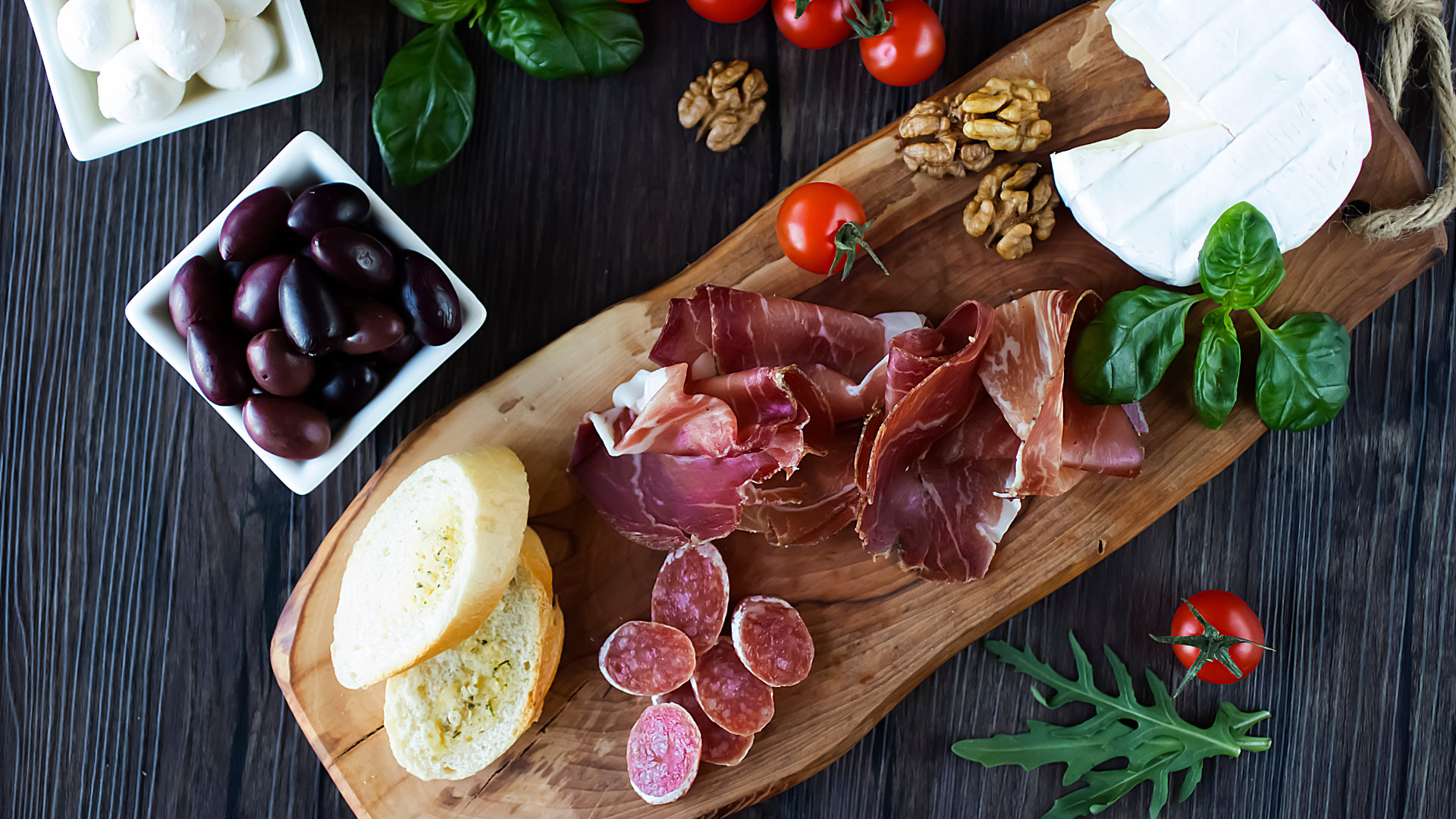 Antipasti Platte mit verschiedenen Zutaten