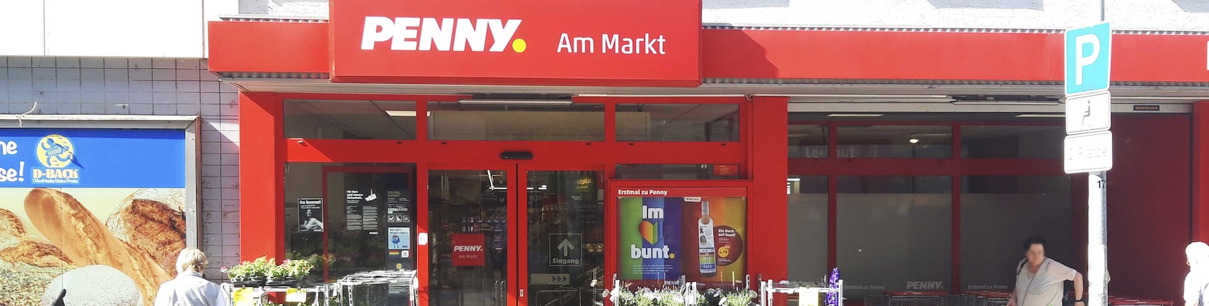 Sie sehen den Eingang vom Penny Markt in Gross-Gerau, Darmstaedter Strasse 27