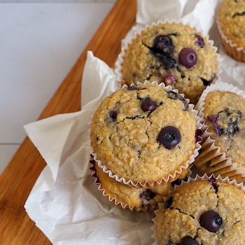 Dieses Bild zeigt unsere Blaubeeren Haferflocken Muffins.