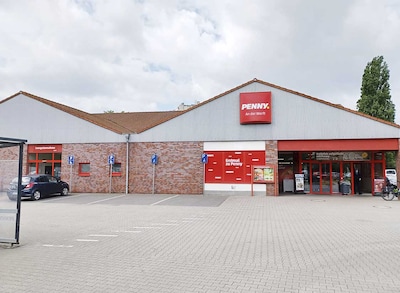 sie sehen den Eingang vom Penny Markt Wesel Werftstrasse 1-3