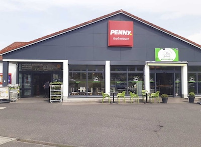 Sie sehen den Eingang vom Penny Markt in Bad Bocklet/Grossenbrach Mangelsfeld 2