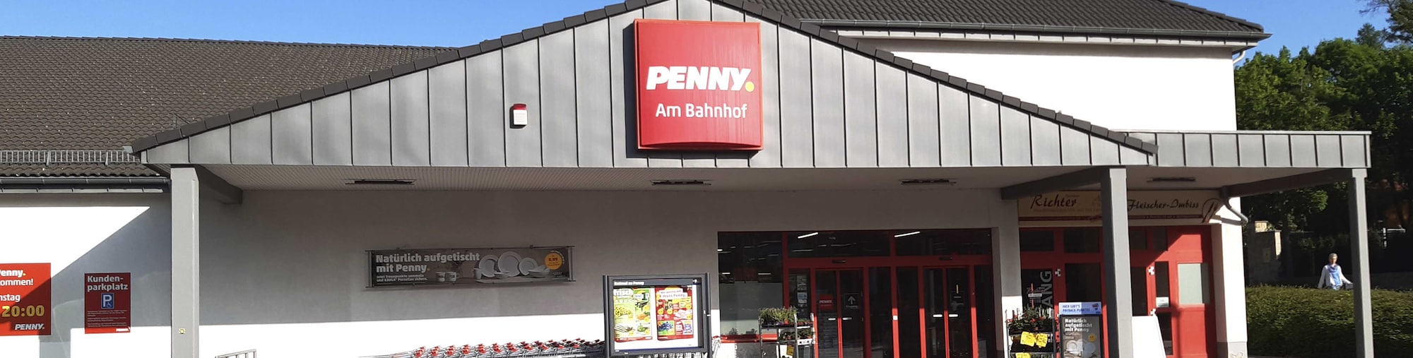 Sie sehen den Eingang vom Penny Markt in Bautzen Tzschirner Straße 16