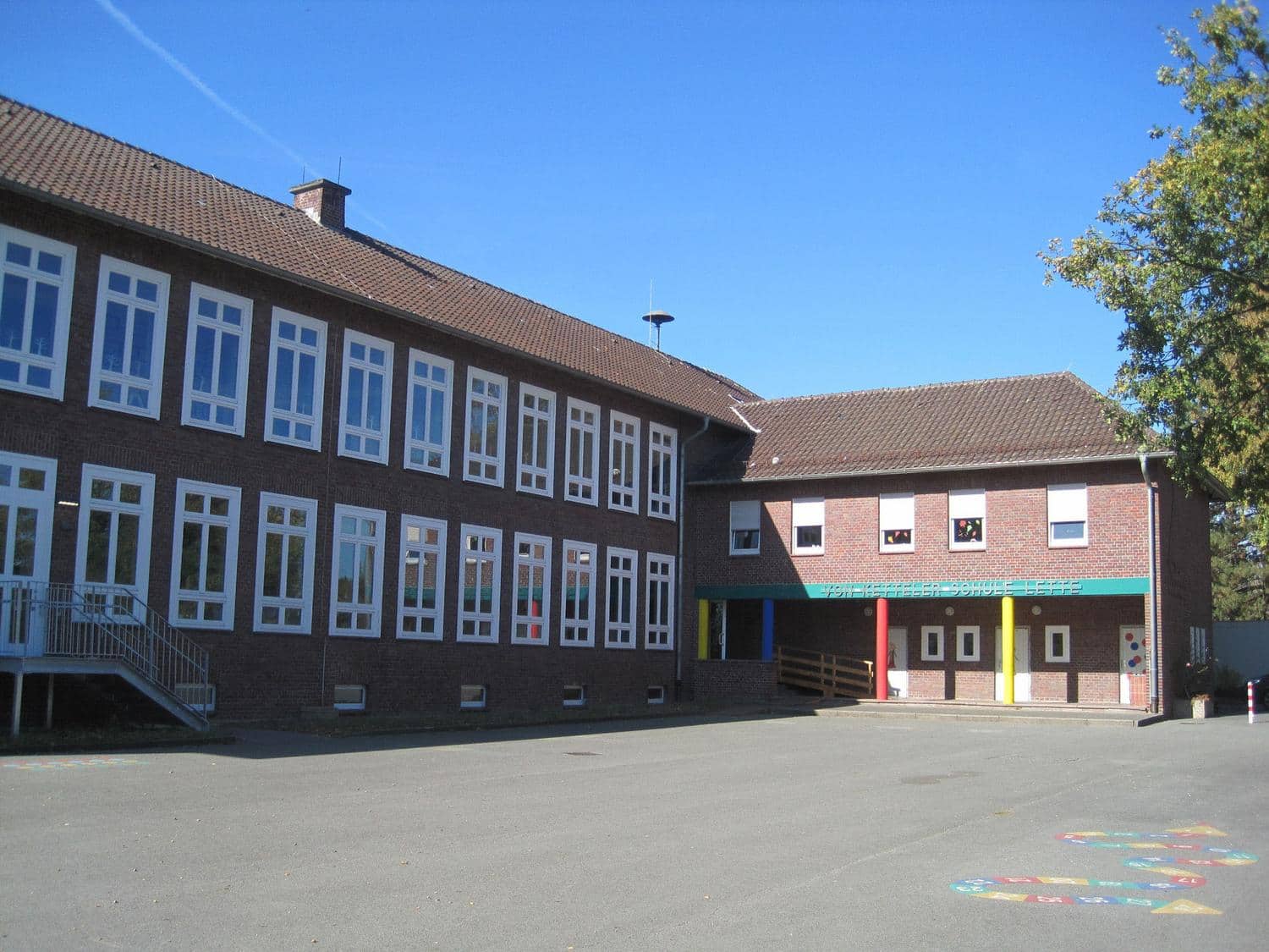 Ausblick auf den Schulhof